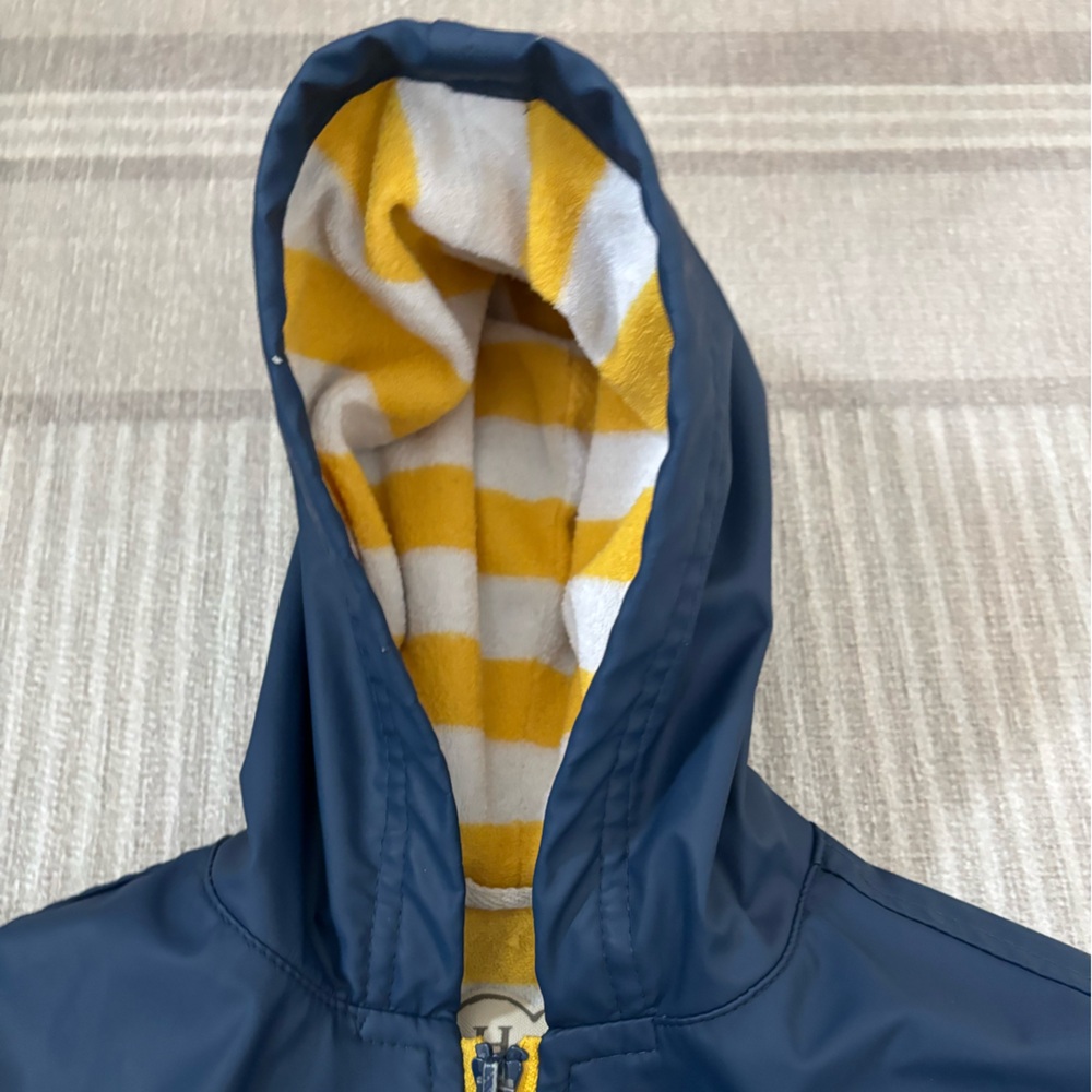 Hatley jacket 4T - Picture 2 of 3